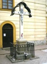 Kríž pred Kostolom sv. Ducha v Košiciach